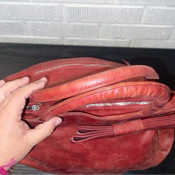 CHLOE Red Leather Bow Shoulder Bag - Picture 2 of 10